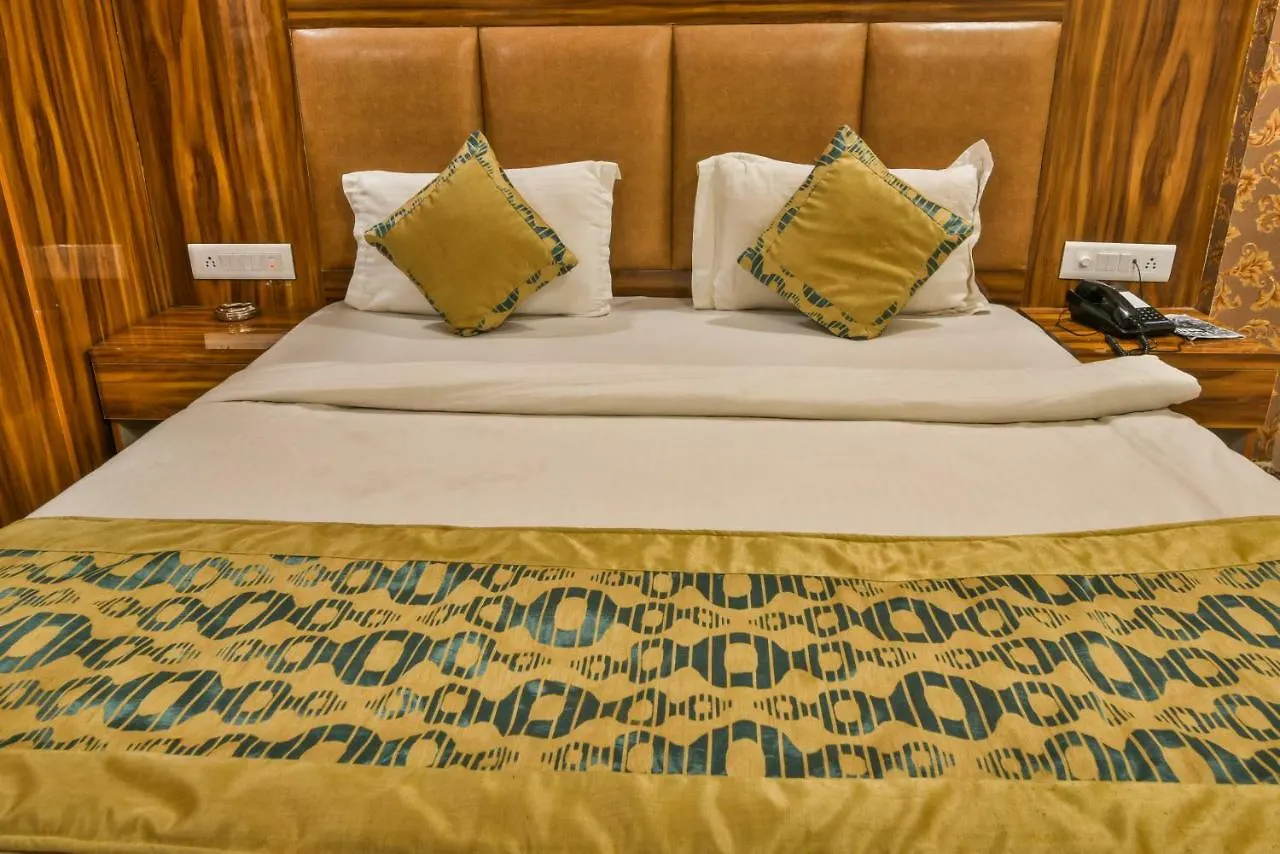 Olivia Entrance Delhi Airport Mahipalpur Hotel New Delhi