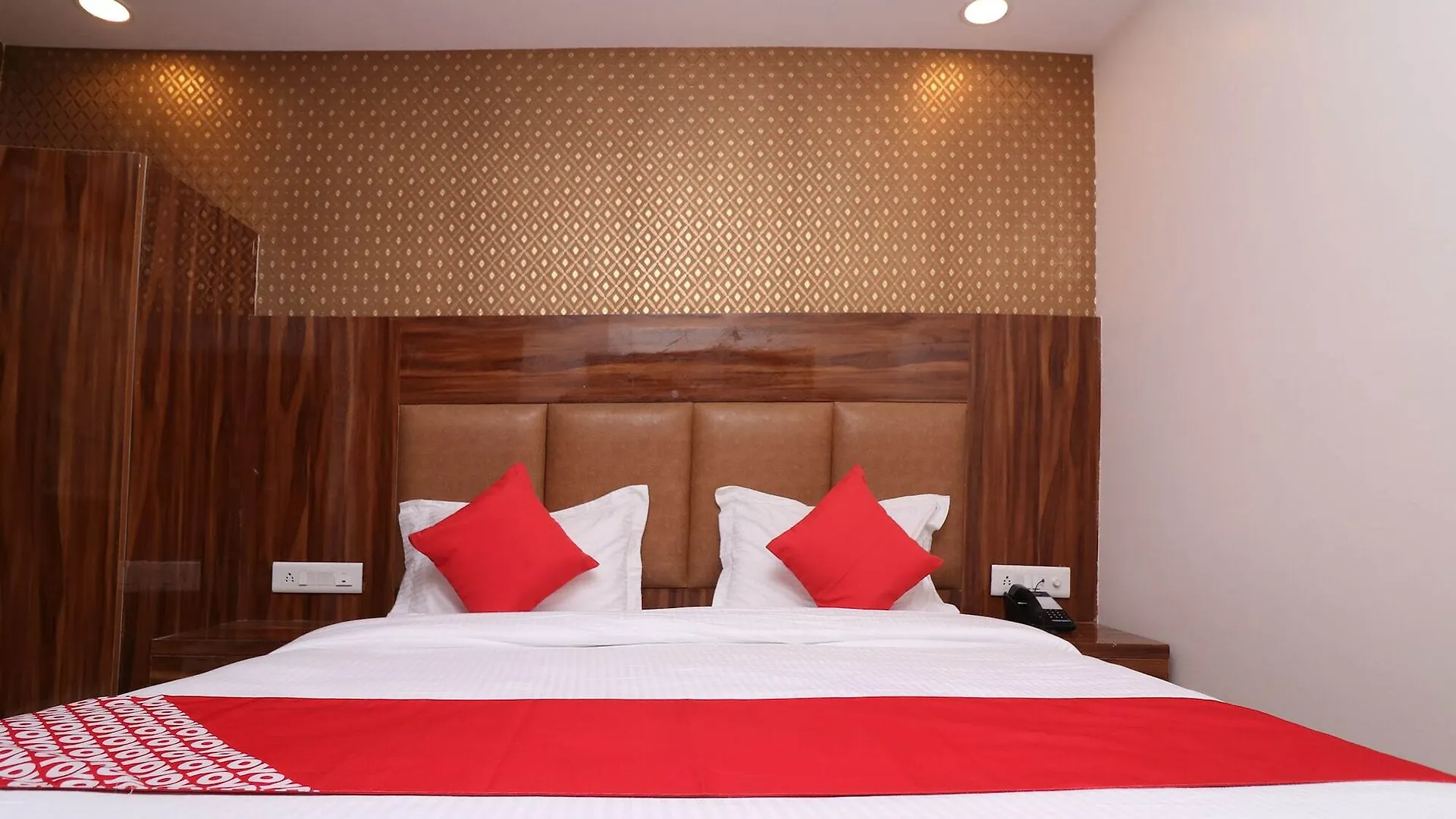 Olivia Entrance Delhi Airport Mahipalpur Hotel New Delhi