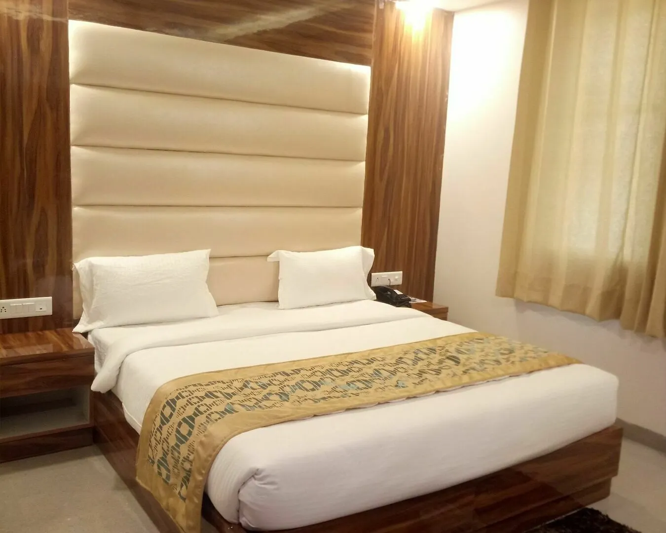 ***  Olivia Entrance Delhi Airport Mahipalpur Hotel New Delhi India