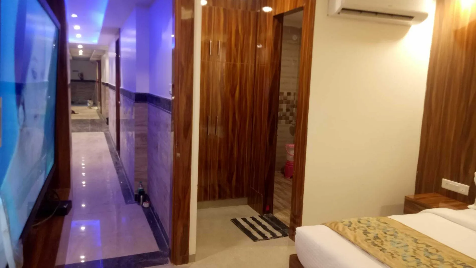 Olivia Entrance Delhi Airport Mahipalpur Hotel New Delhi 3*,